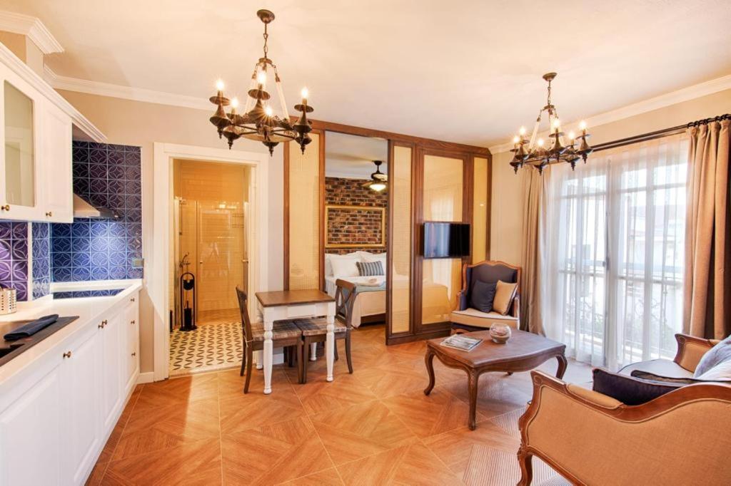Petite Boutique Hotel Илдир Экстерьер фото